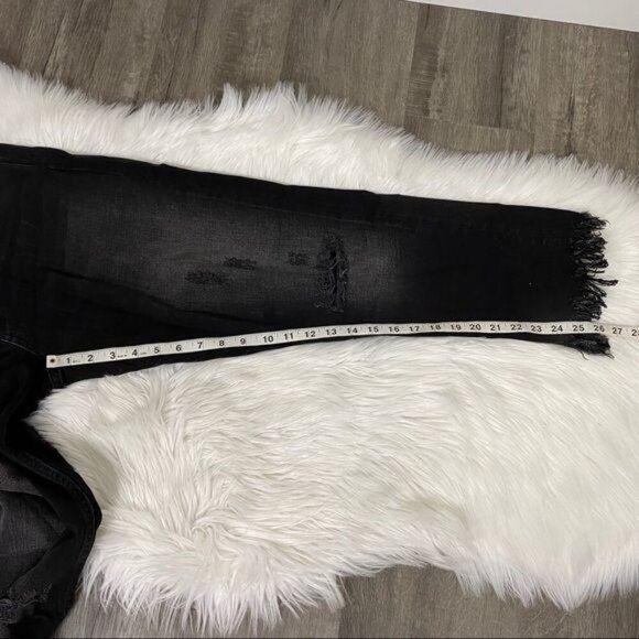 Zara Womens US 6 Distressed Destroyed Mid Rise Cropped Jeans Black Wash - Picture 11 of 11